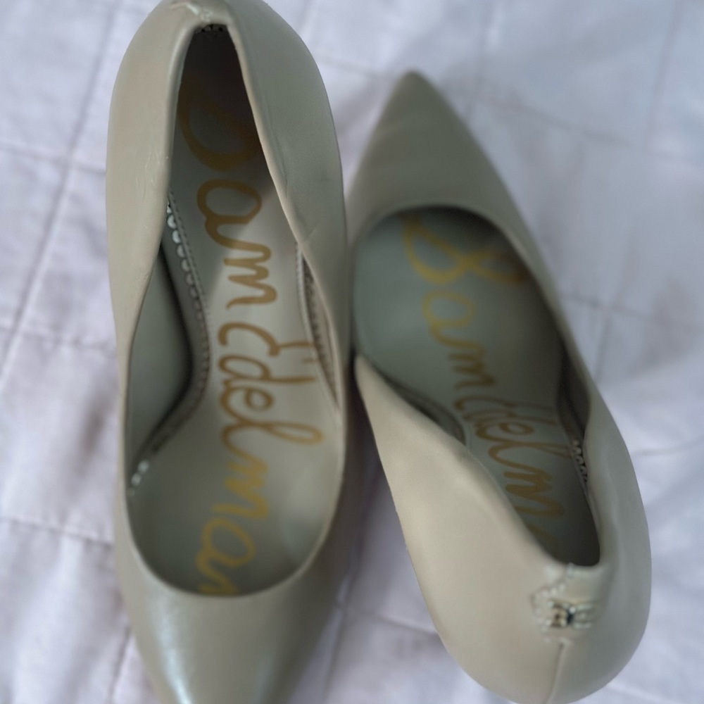 Sam Edelman Classic Nude Heels - Picture 4 of 5